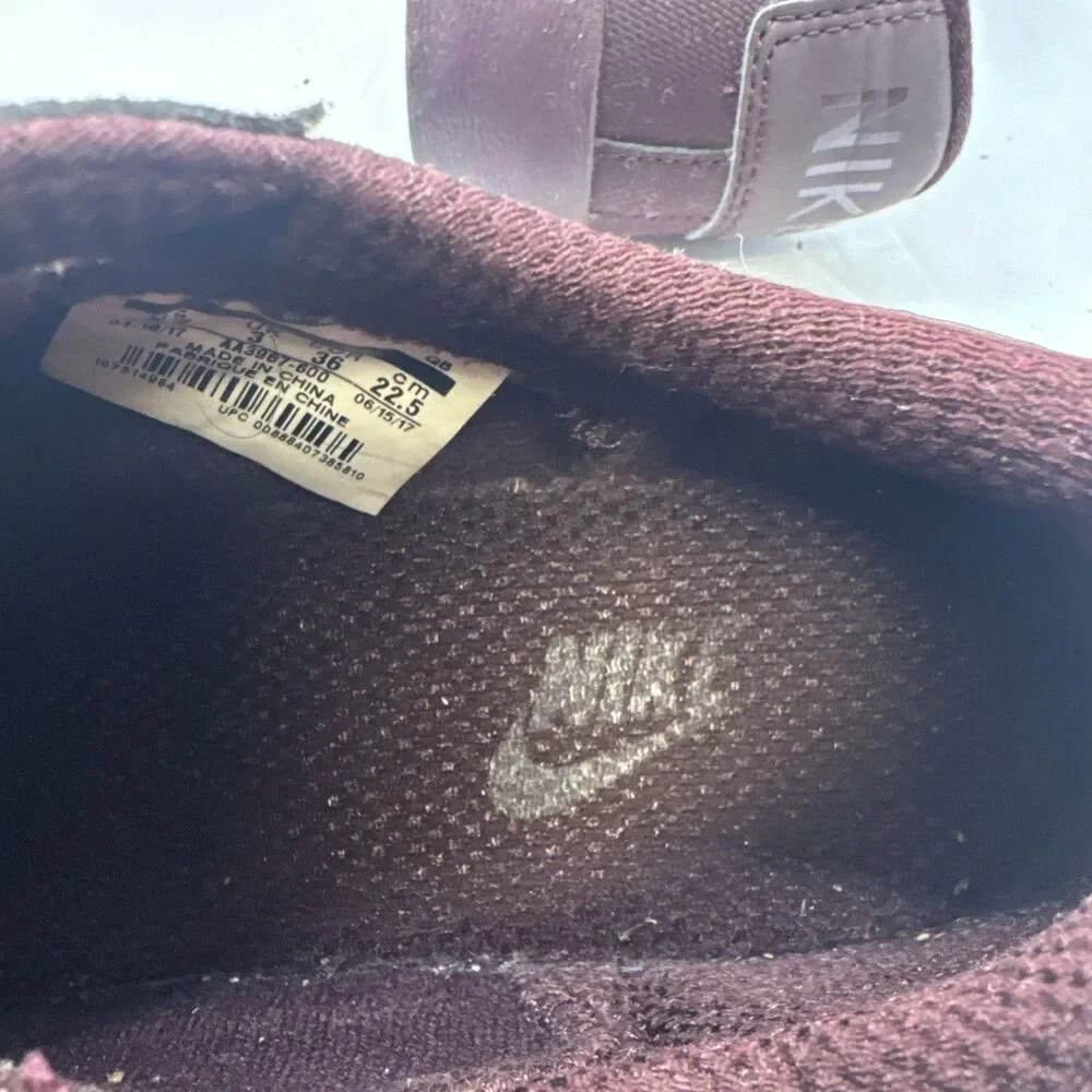 Nike Boys Girls  AA3987 600 Canvas Rare Triple Purple Burgundy Reflectors 5.5